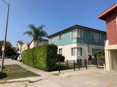 Main picture of 1118 S Sherbourne Dr