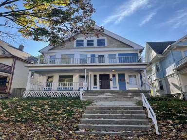 Main picture of 3311 W McKinley Blvd