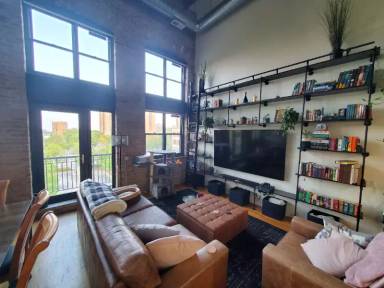 Main picture of 50 E 26th St