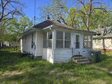 Main picture of 307 Riehl St