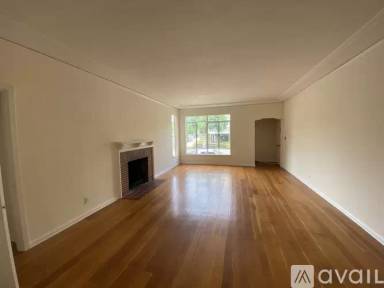 Main picture of 300 Palm Ave