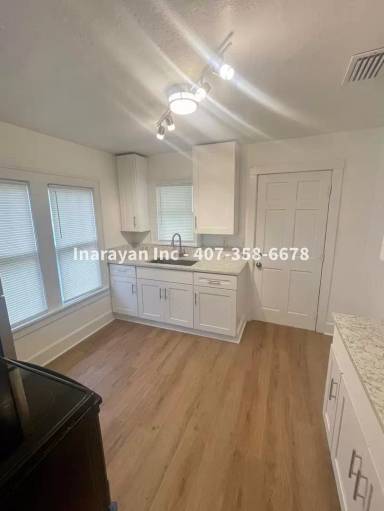 Main picture of 1803 S Westmoreland Dr