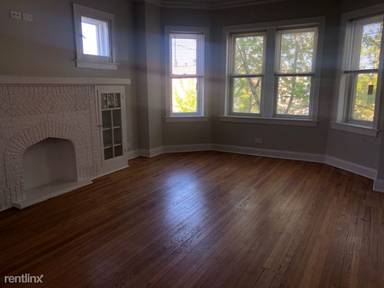 Main picture of 942 N Washtenaw Ave