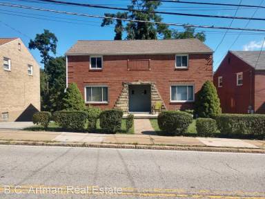 Main picture of 119 E Willock Rd