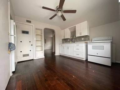 Main picture of 4962 W Medford Ave