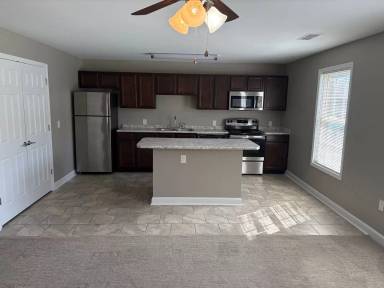 Main picture of 404 Southern Cross Dr