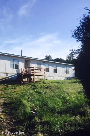 Main picture of 11 Mockingbird Dr