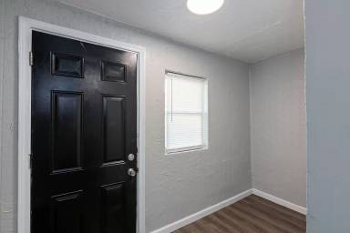 Main picture of 802 Phillips St