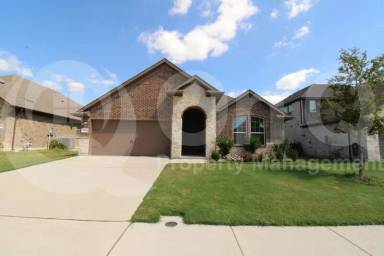 Main picture of 3316 Puffin Ln