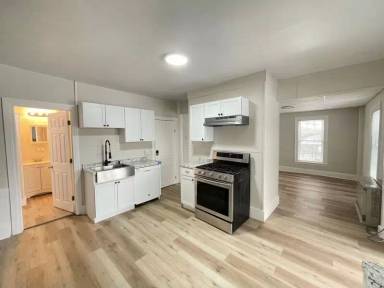 Main picture of 11 Spring St