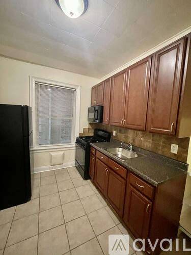 Main picture of 33 Storms Ave