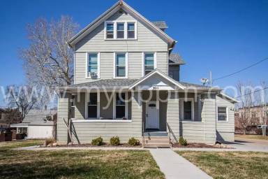 Main picture of 3016 Pacific St