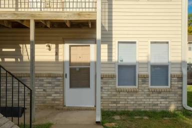 Main picture of 1125 W Merton St