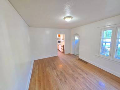 Main picture of 1854 S Williams St