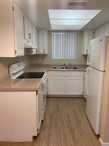 Main picture of Papago Park Apartments