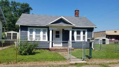 Main picture of 2405 S 6th St