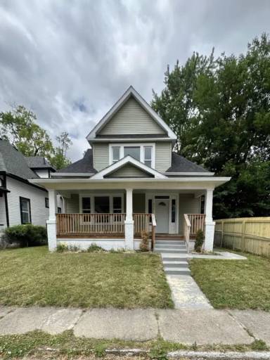 Main picture of 814 S Randolph St