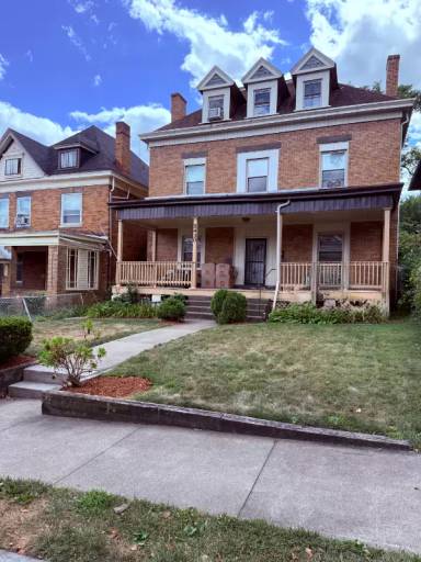 Main picture of 5430 Baywood St