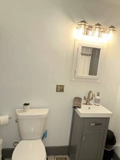 Main picture of 612 W Washington St