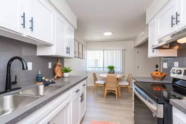 Main picture of 1223 Stratford Cir
