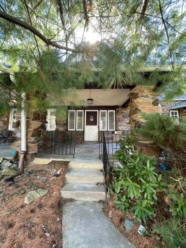 Main picture of 156 Stoneway Ln