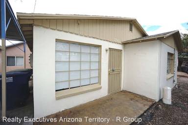 Main picture of 3323 E Bellevue St