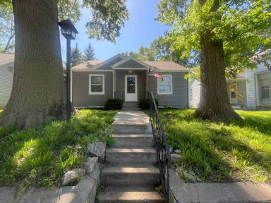 Main picture of 1710 Main St