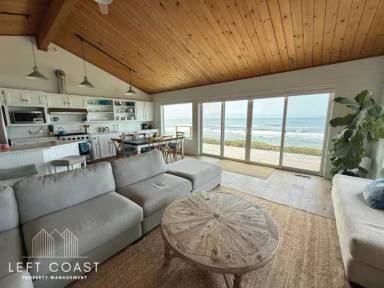 Main picture of 8788 SW Marine View St