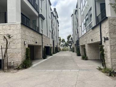 Main picture of 8365 Distinctive Dr