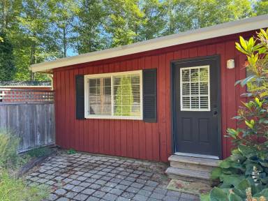 Main picture of 1893 Yew Street Rd
