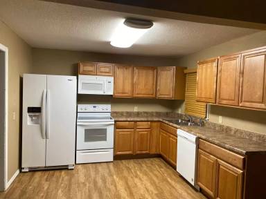 Main picture of 1225 Johnson St