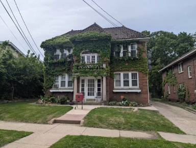 Main picture of 1241 Crosby St