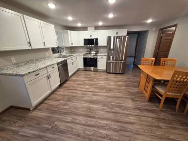 Main picture of 150 4th St