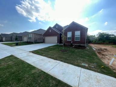 Main picture of 1921 Nokota Pkwy