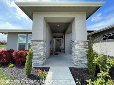 Main picture of 2487 E Mores Trail Dr