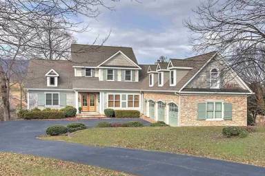 Main picture of 775 Lenox Hill Rd