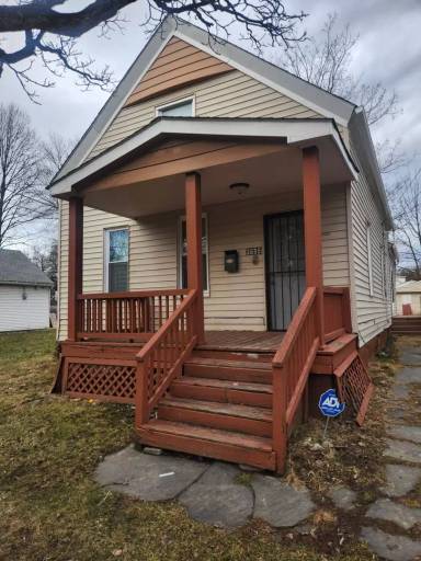 Main picture of 3695 E 61st St