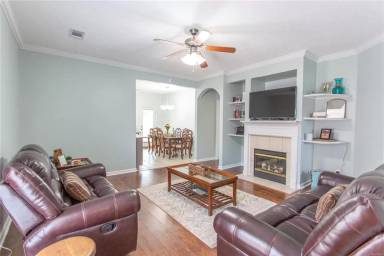 Main picture of 6913 Sandfield Dr