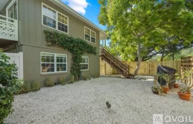 Main picture of 4715 Hollingsworth Ave