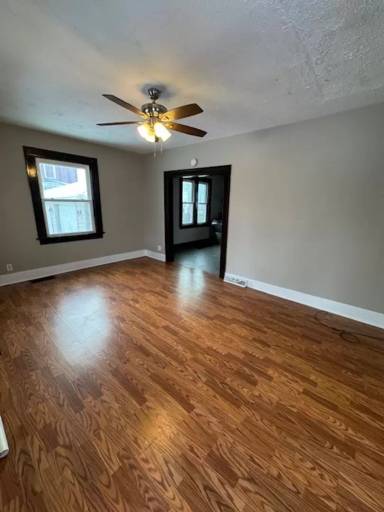 Main picture of 905 Tecumseh St