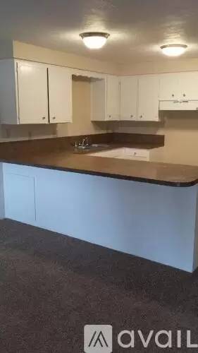 Main picture of 2080 Siskiyou Blvd