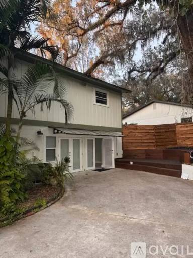 Main picture of 80 Vine St