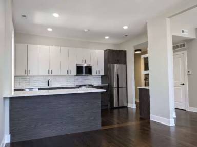 Main picture of 2957 N Milwaukee Ave