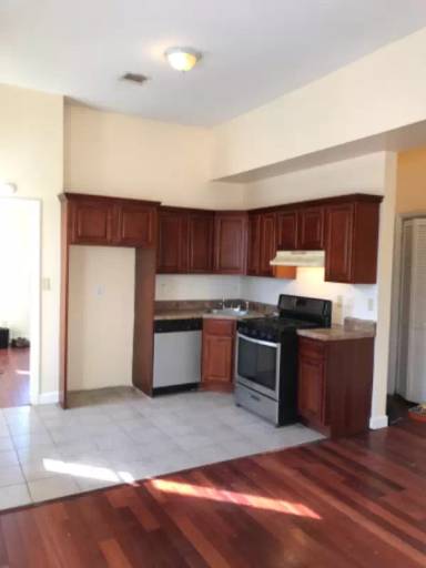 Main picture of 691 Kennedy Blvd