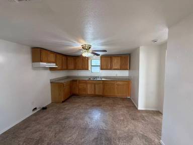 Main picture of 505 W Avenue T