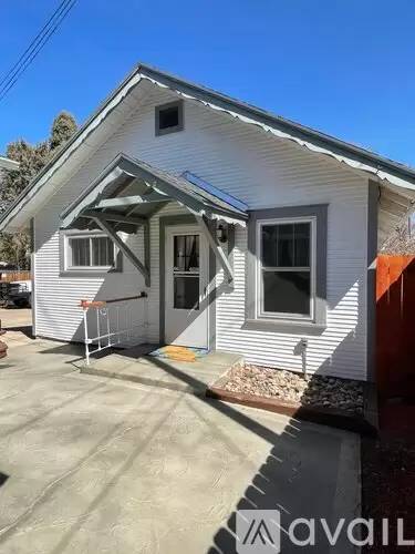 Main picture of 1 Wolfe Ln