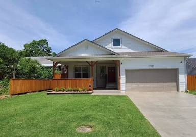 Main picture of 3523 E 4th Pl