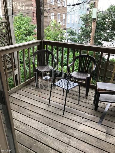 Main picture of 8 Vinton St