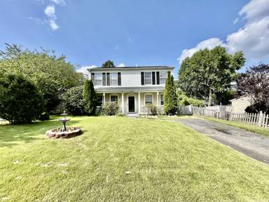 Main picture of 5589 Roundtree Dr