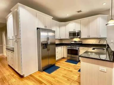 Main picture of 892 Huntington Ave